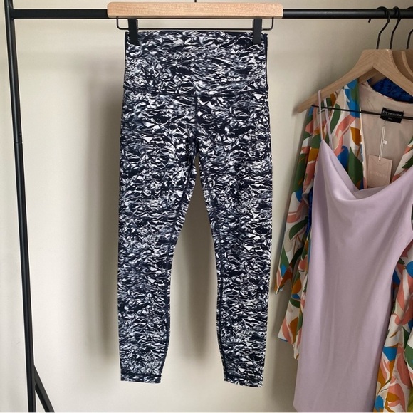 Lululemon Wunder Under Hi-Rise 7/8‎ Tight - Picture 1 of 9